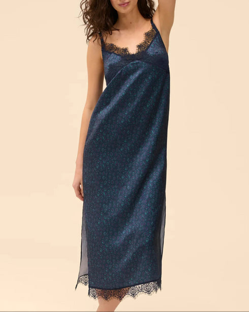 Nighty Lang Violett SATIN SECRETS SIMONE PÉRÈLE