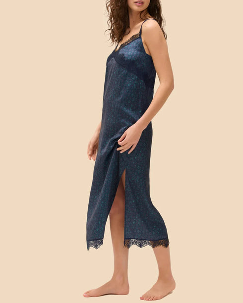 Nighty Lang Violett SATIN SECRETS SIMONE PÉRÈLE