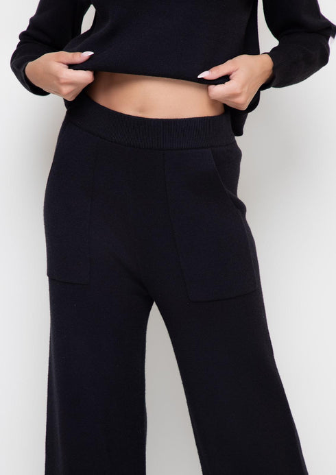 Der schwarze Viskoseanzug von Samange