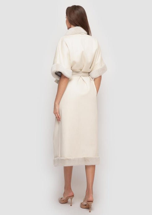 Eleganter Lammfellmantel beige