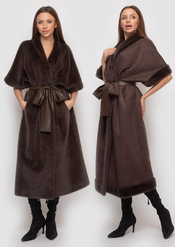 Eleganter Lammfellmantel